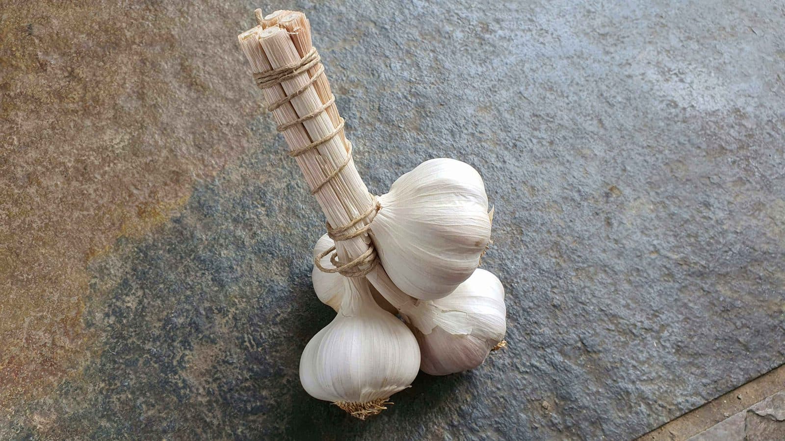 Waitrose relaunch garlic grappe with no plastic